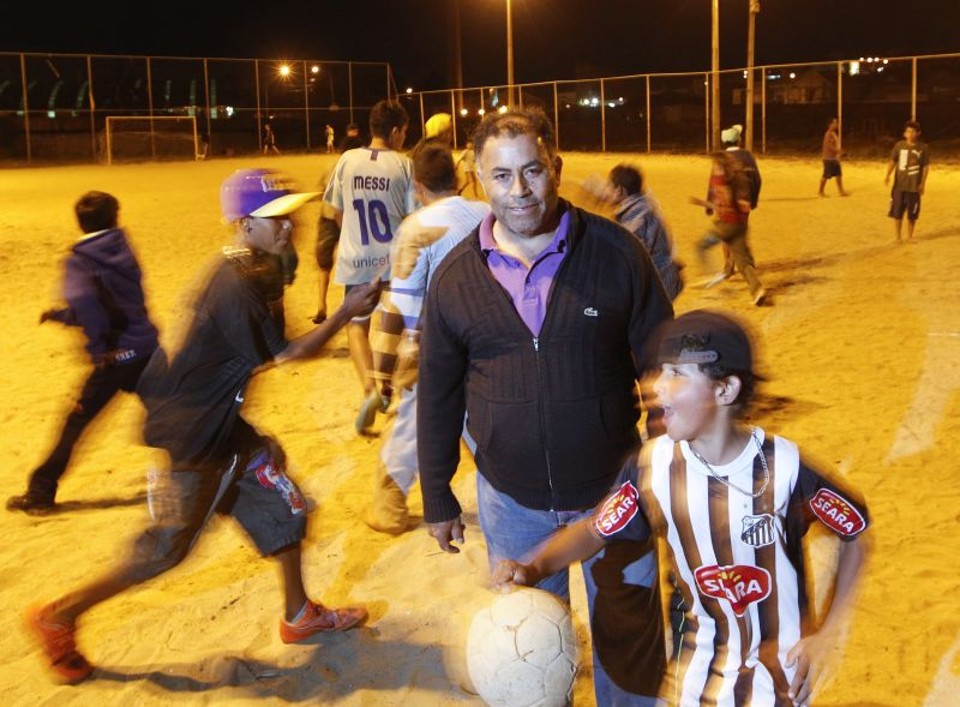Paulo Vitor da Silva emenda desde 1994 mandatos na presidência da associação de Nova República, em Curitiba | Daniel Castellano/ Gazeta do Povo