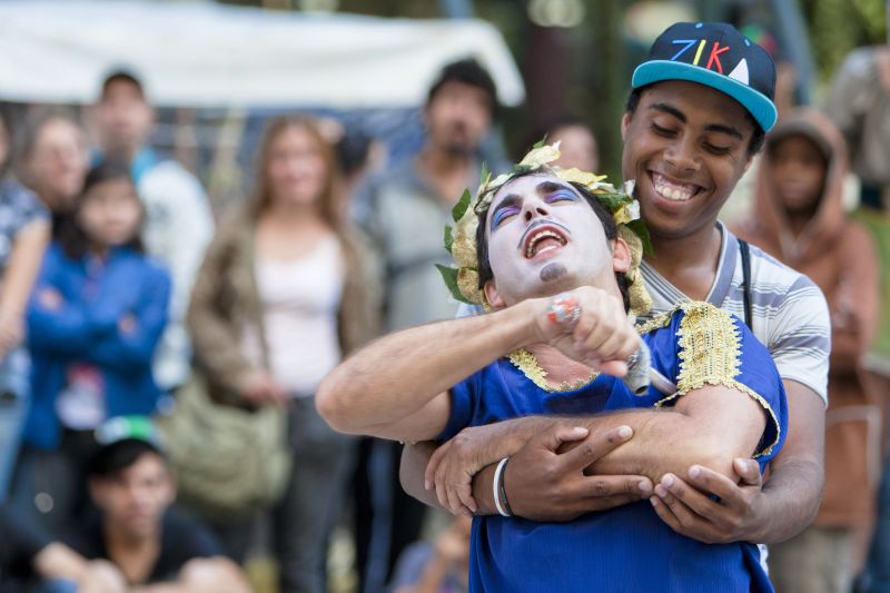 Em A Saga Amorosa dos Amantes de Píramo e Tisbe, interação provoca público e aproxima teatro do espectador | Henry Milleo/Gazeta do Povo