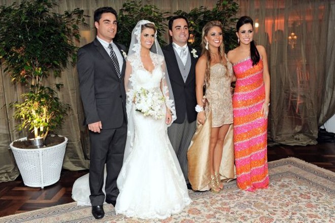 Os noivos com seus irmãos: Rodrigo e Mariana Galléas mais Isabelle Penna Guedes | 