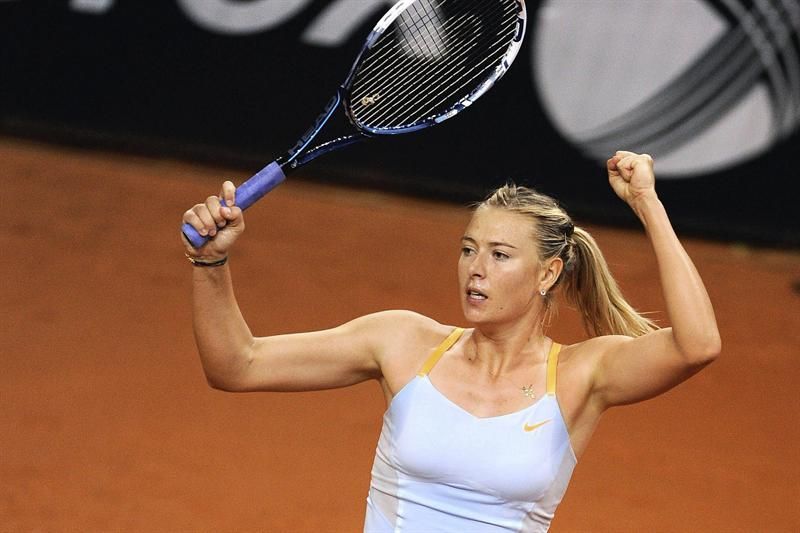 Maria Sharapova comemora vitória doante da alemã Angelique Kerber | EFE