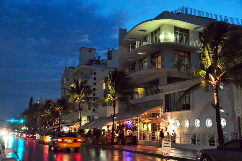 Vista da Ocean Drive, rua famosa de Miami: gastos de brasileiros no exterior bateram recorde | Chen Siyuan/Creative Commons