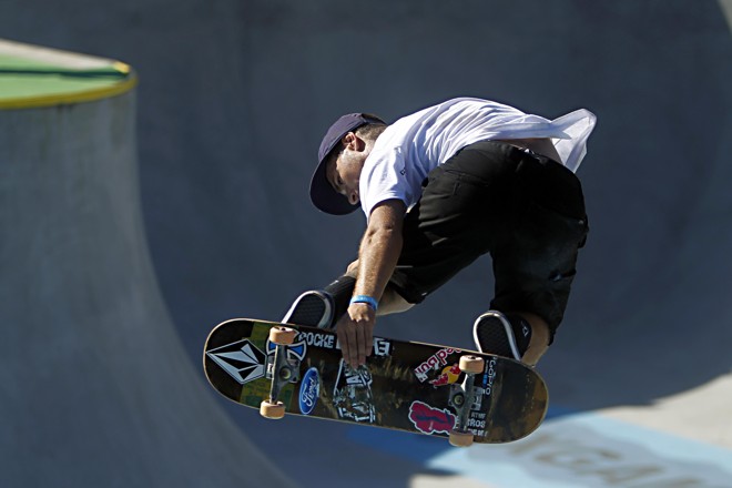 Brasileiro Pedro Barros durante a final do Skateboard Park masculino | 