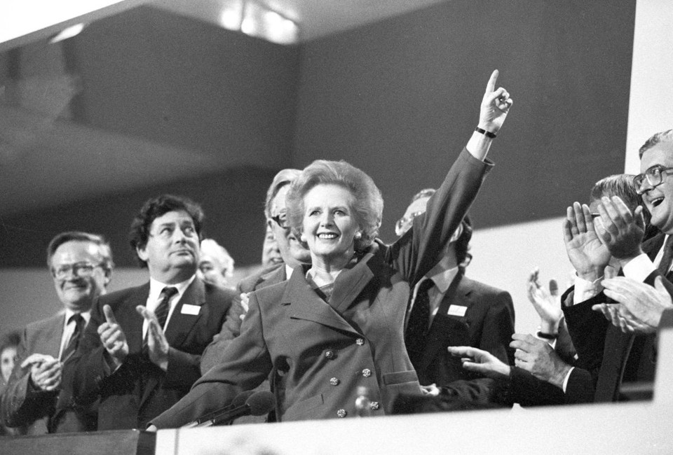Margaret é ovacionada durante uma convenção do Partido Conservador em 1989 | REUTERS/Stringer/Arquivo