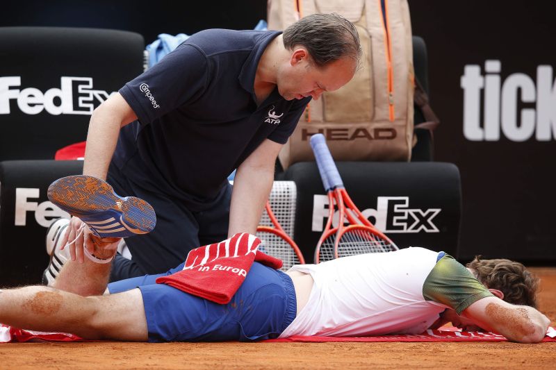 Andy Murray desistiu da partida contra o espanhol Marcel Granollers e está eliminado do Masters 1000 de Roma | Reuters