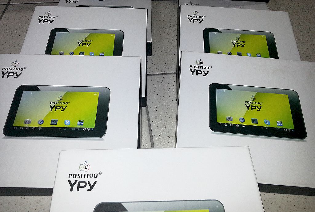 Produto do Paraguai era vendido em caixas da Positivo Informática | Divulgação / Polícia Civil