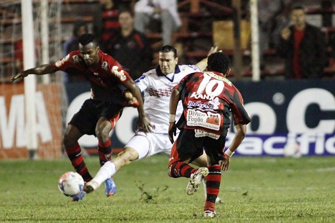 Atacante JJ Morales teve uma das apresentações mais fracas na derrota do Paraná para o Oeste | José Luís Silva / Futura Press