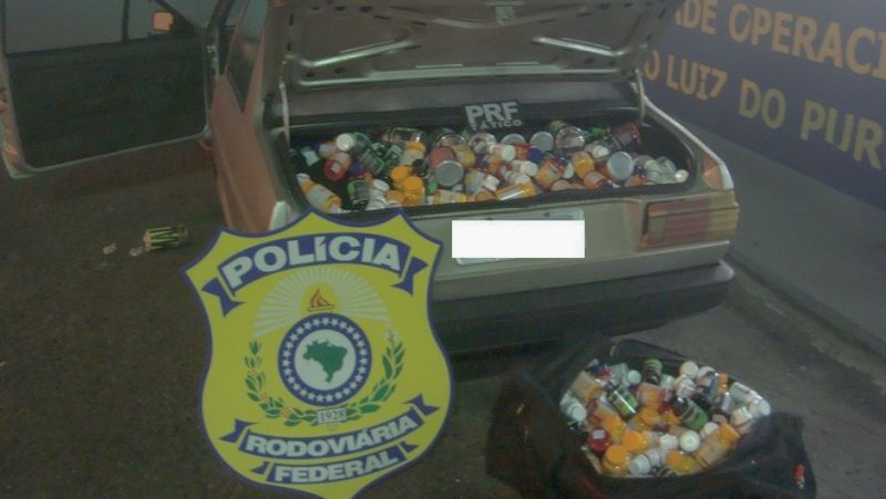 Foram encontrados 403 frascos de uma substância usada para reposição hormonal | Divulgação/PRF