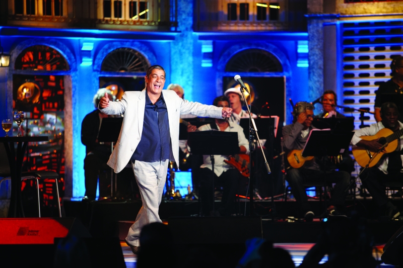 Cantando clássicos como sua divisão peculiar, Zeca é o grande nome do samba no país | Guto Costa/Divulgação