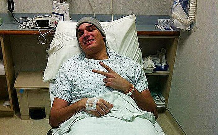 Varejão à época internado quando descobriu ter uma embolia pulmonar | Reprodução Twitter