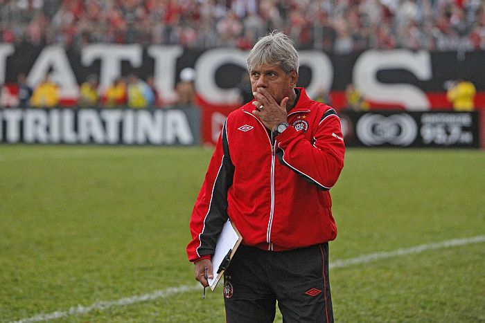 Arthur Bernardes ficou satisfeito com a postura do sub-23 do Atlético na primeira partida decisiva | Antonio More / Gazeta do Povo