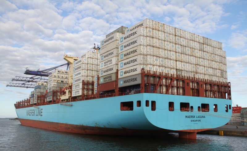 Navio carregado de contêineres em Paranaguá: medidas criadas para pôr fim à guerra dos portos criaram desconforto entre empresas industriais, que recorrem à Justiça contra as novas regras | Appa/Divulgação