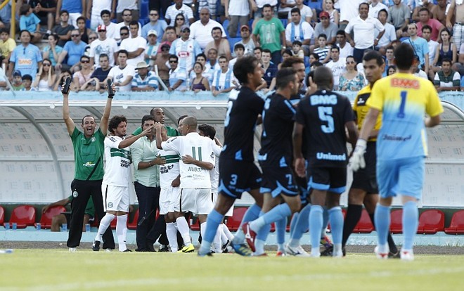 A vitória por 1 a 0 sobre o Londrina marcou o título do 1º turno e a vaga na final |