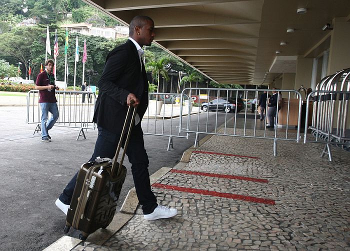 Fernando na chegada ao hotel no Rio de Janeiro onde a seleção ficará concentrada para a Copa das Confederações | Mowa Press