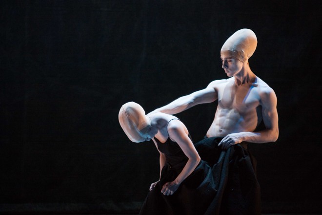 Espetáculo da companhia Shen Wey Dance Arts |