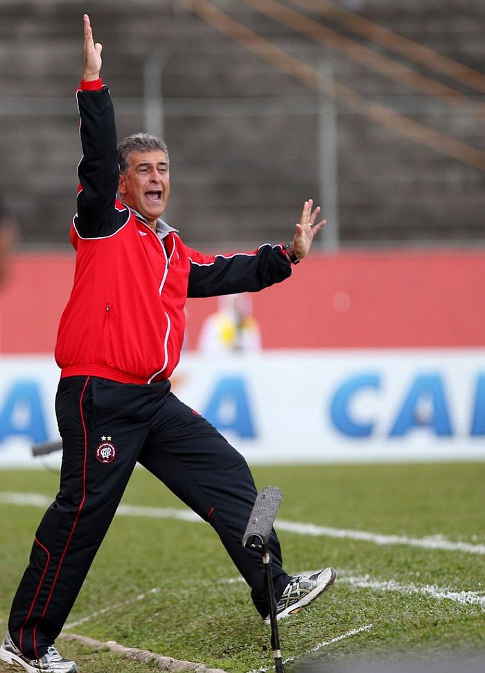Drubscky avaliou como positivo o comportamento do Atlético no empate com o Cruzeiro | Daniel Castellano / Gazeta do Povo