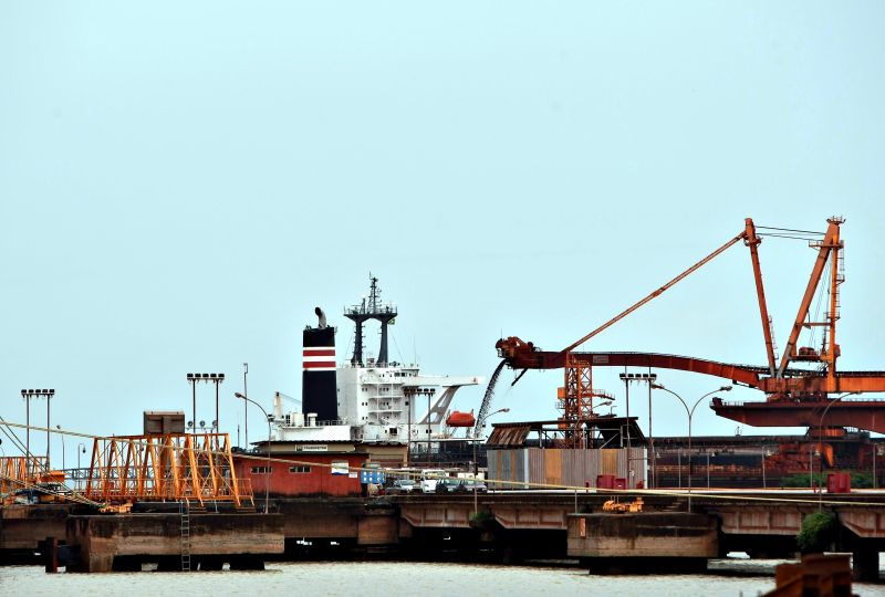 Embarque de minério de ferro em Itaqui (MA): com receita menor, Vale cortou investimentos | Albari Rosa/ Gazeta do Povo