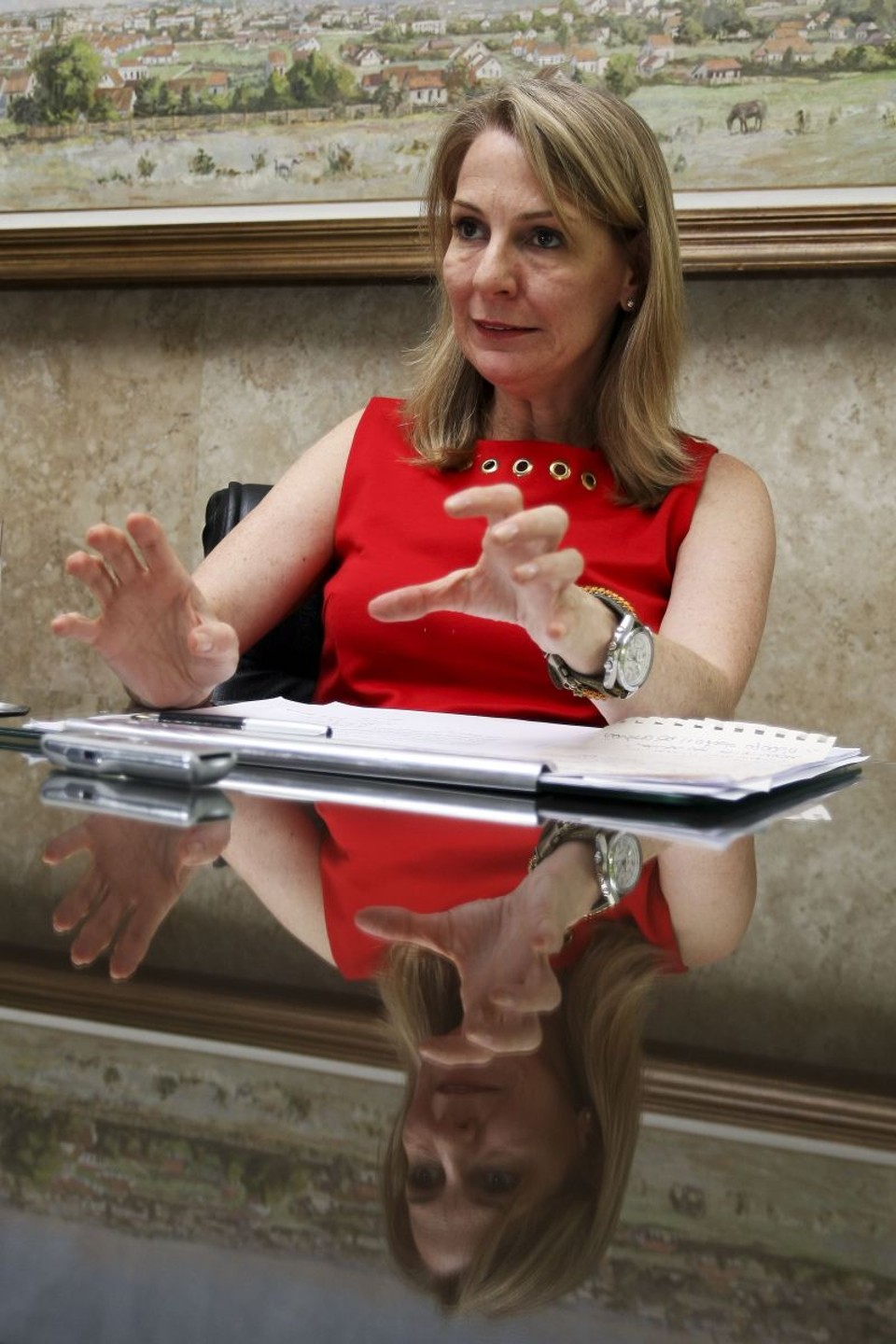 A vice-prefeita Mirian Gonçalves substitui Gustavo Fruet entre sábado e a próxima quarta-feira. Ela é a primeira mulher e a primeira petista a assumir o município de Curitiba | André Rodrigues/ Gazeta do Povo