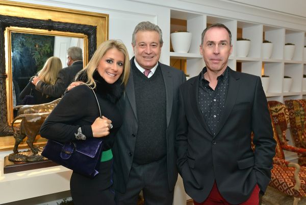 A abertura da Mostra Artefacto 2013 reuniu grandes nomes da arquitetura e decoração que assinam os 17 ambientes desta 12ª edição do evento, entre eles, o arquiteto Ivan Wodzinsky (à dir.), na foto com o casal Diva Vecchi e Albino Bacchi, proprietários da Artefacto | Marcelo Stammer