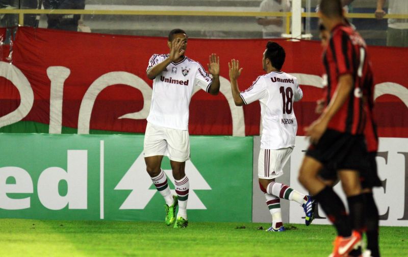Jogadores do Fluminense comemoram o segundo gol da equipe contra o Atlético | Ricardo Ayres / Photocamera