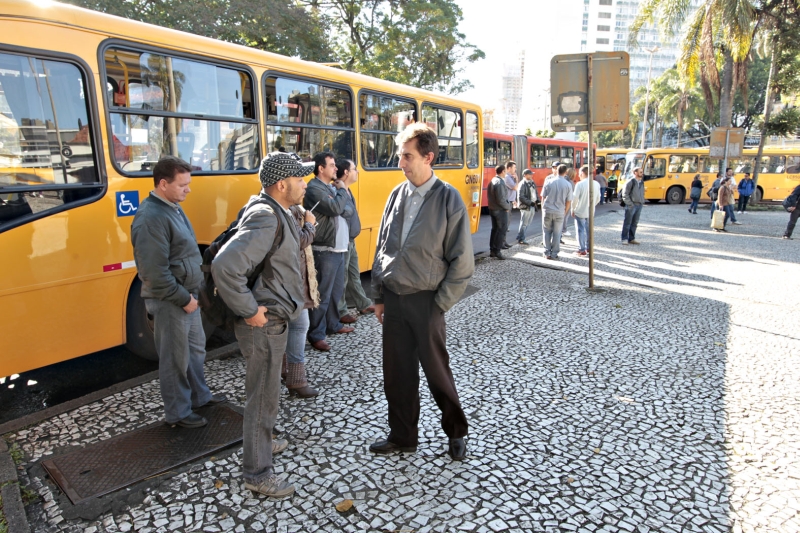 Ônibus não circularam por uma hora na manhã de ontem | Antonio More/ Gazeta do Povo