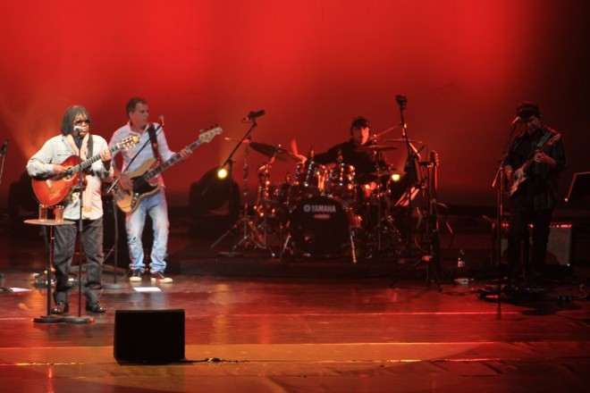 Milton no Guairão: tom de celebração descompromissada | 