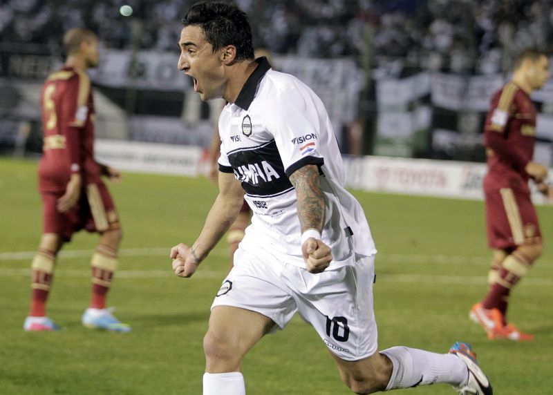 Salgueiro marcou o primeiro gol do Olimpia contra o Fluminense | Reuters