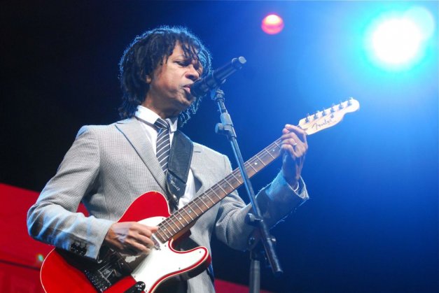 Em junho, Djavan ainda cantará em Londrina, no dia 8, em Foz do Iguaçu, dia 21, e Cascavel, dia 22 | Divulgação