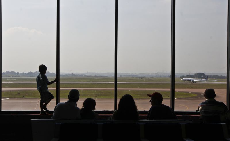 Pista do Afonso Pena, vista do terminal de passageiros: 8º do país em movimentação | Daniel Castellano/ Gazeta do Povo