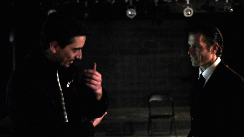 Apesar de ser toda encenada em inglês, é possível compreender Zero sem ser fluente no idioma | Bruno Mancuso/Divulgação