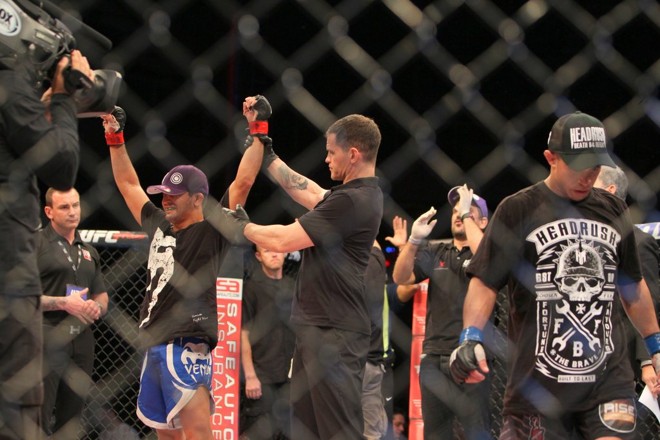 Formiga comemora o triunfo |
