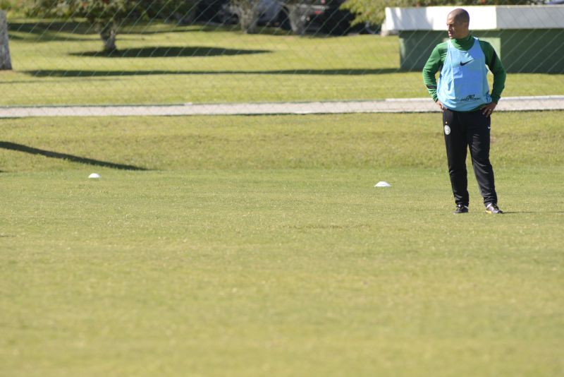 Poupado na partida de ida, em Manaus, o capitão Alex retorna hoje ao Coritiba: só uma goleada salva o Alviverde | Henry Milleo/Gazeta do Povo