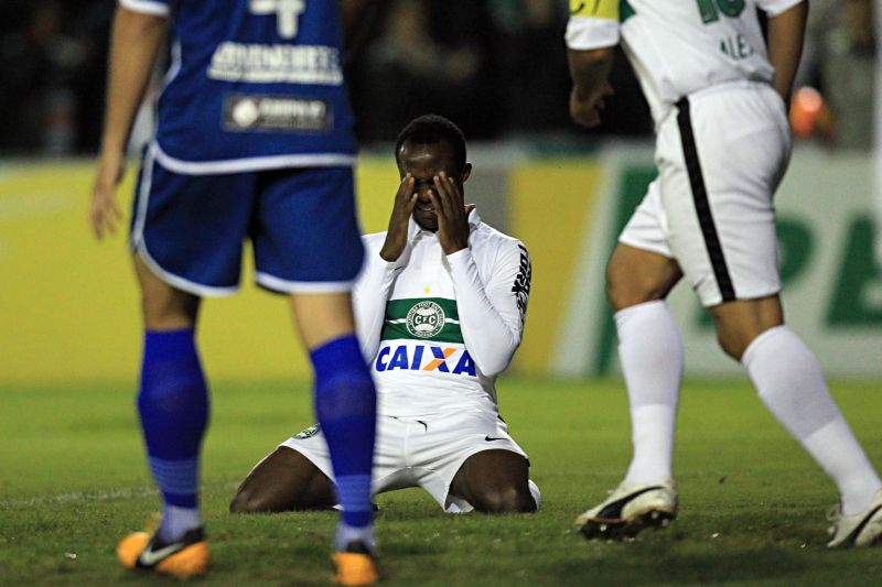 Geraldo lamenta lance perdido no Couto | Albari Rosa / Gazeta do Povo