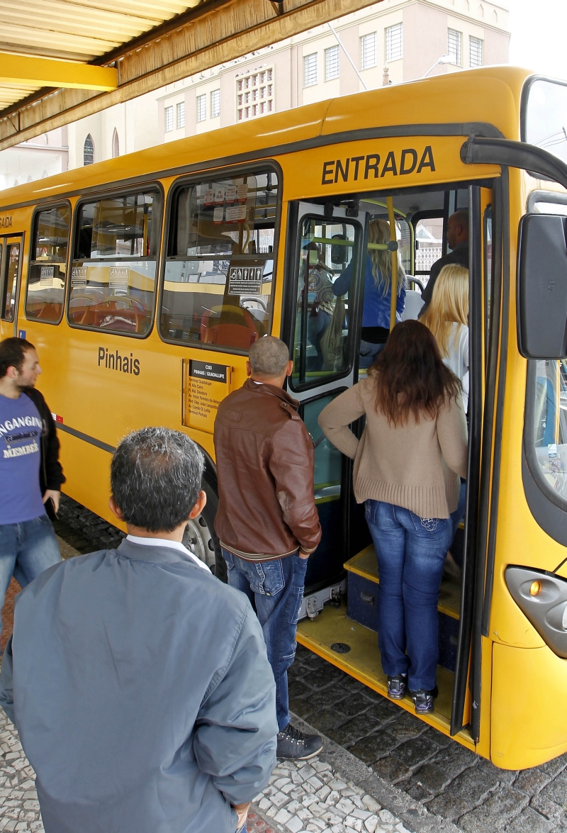 Integração de ônibus no terminal Guadalupe, em Curitiba: sistema em risco | Antônio More/ Gazeta do Povo