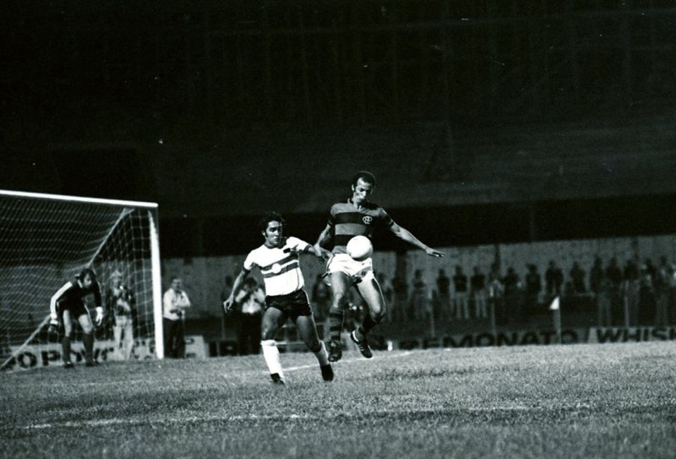O coxa-branca Aladim com a camisa do Atlético | Arquivo/ Gazeta do Povo