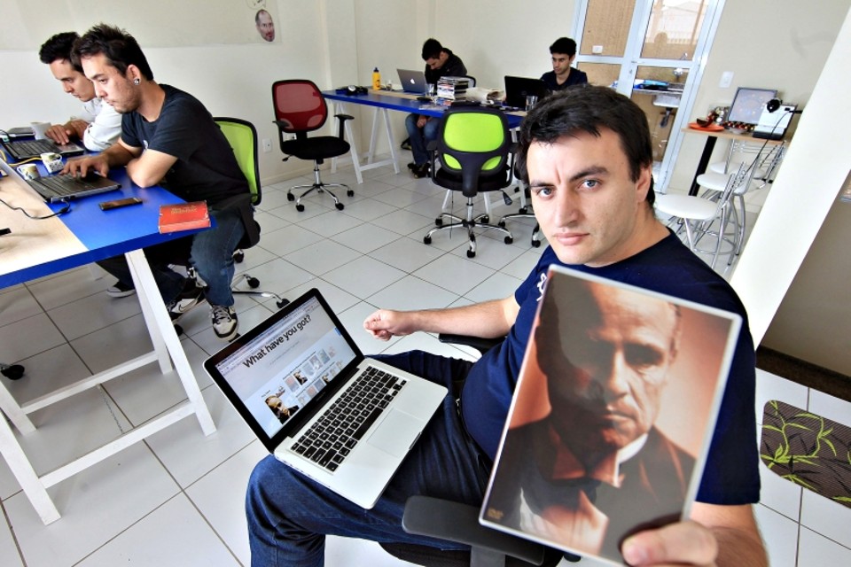 Colecionador e empresário, Douglas Corrêa criou site especializado | Ivonaldo Alexandre/ Gazeta do Povo