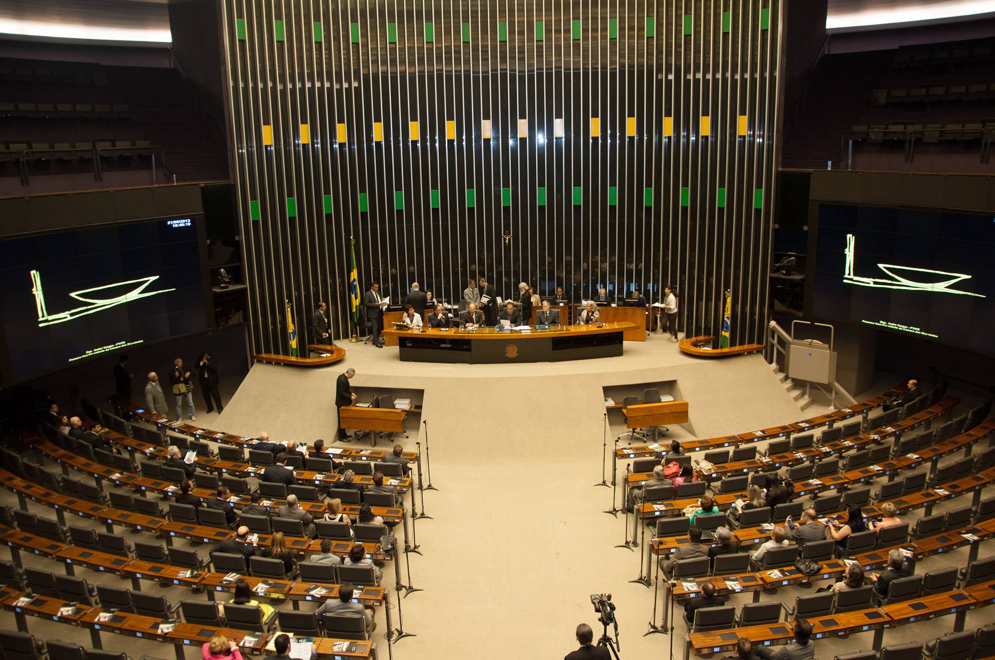 Sessão especial na Câmara dos Deputados, em Brasília, homenageou os 100 anos da Universidade Federal do Paraná. | Marcos Solivan