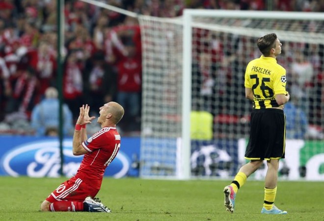 Robben comemora o gol do título, no fim da partida |