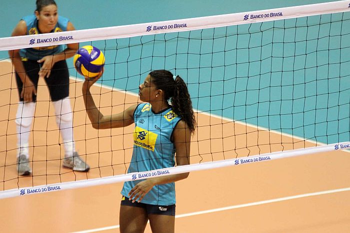 Após o ouro em Londres, Fernanda Garay agora é uma das líderes de Zé Roberto | Alexandre Arruda / CBV