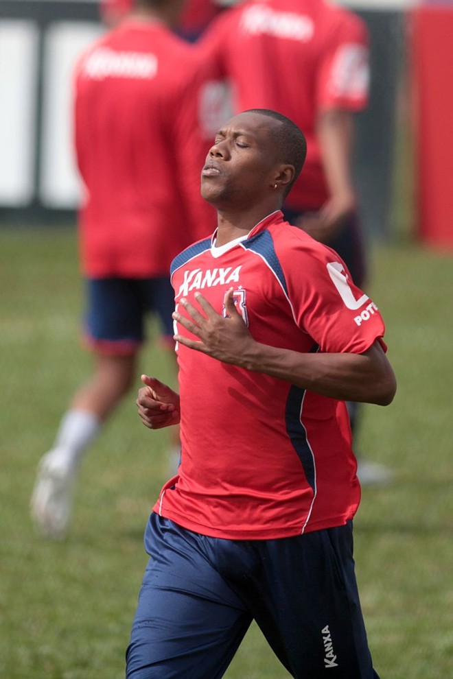 Brinner celebrou a troca do gramado na Vila | 