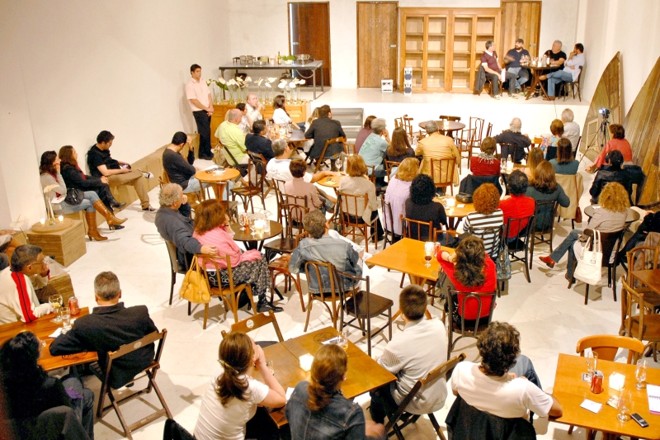 Em 2009, Sala Branca recebeu projeto Arquiteturas em Cena, com participação de Felipe Hirsch e Jaime Lerner |