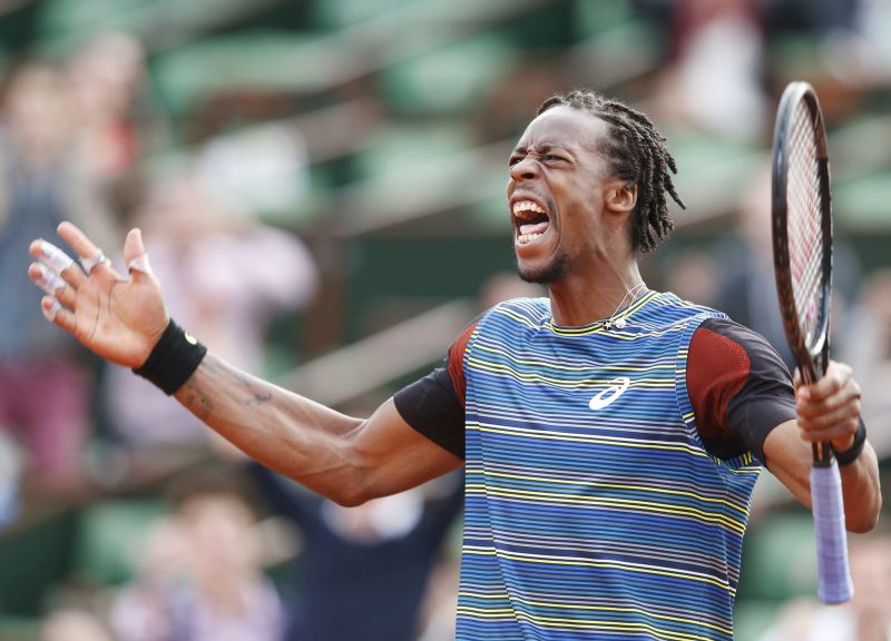Gael Monfils comemora vitória sobre Tomas Berdych na estreia em Roland Garros | Vincent Kessler / Reuters