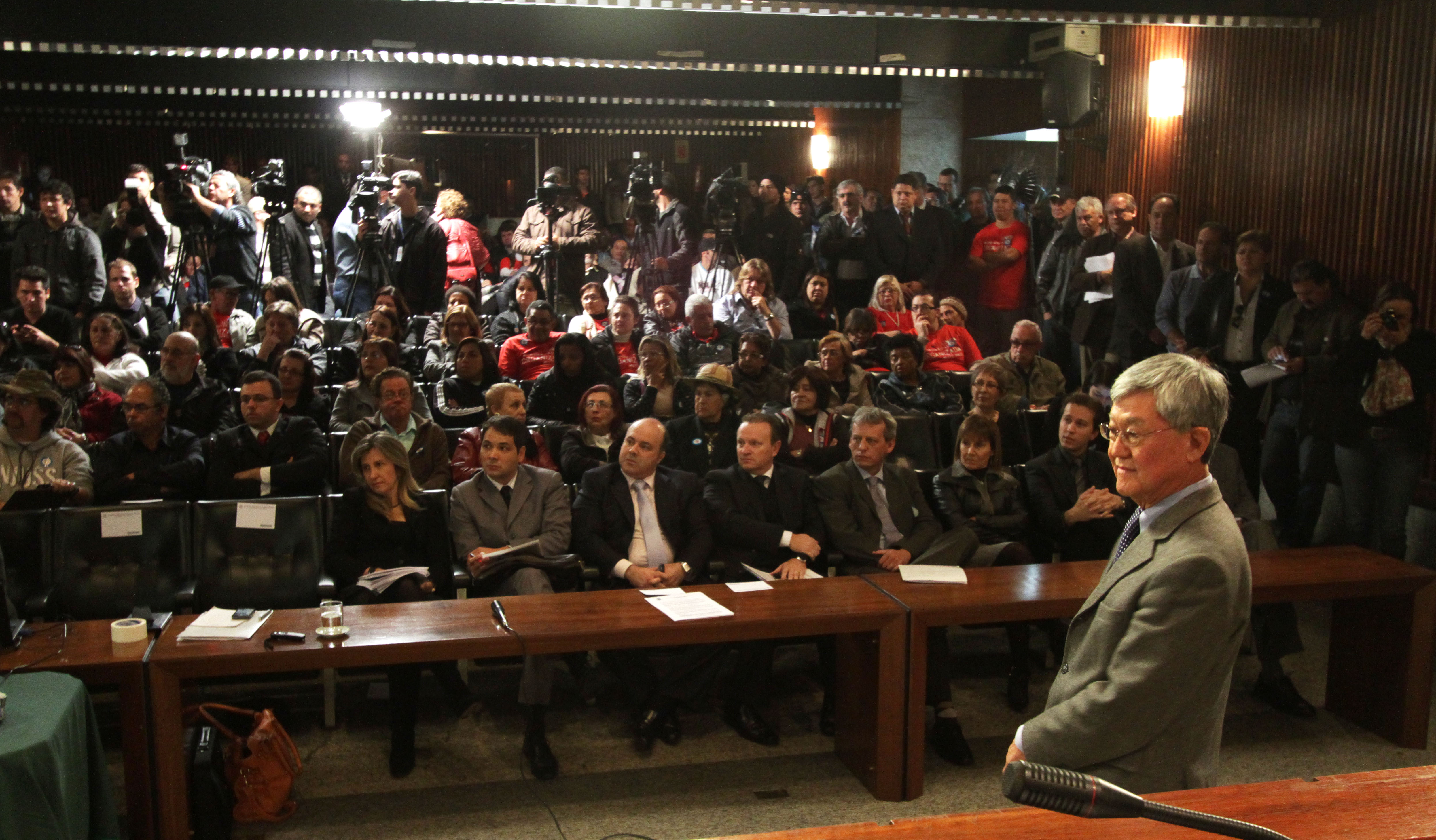 Alterações no edital foram os pontos consensuais entre governo e oposição em audiência tensa | Divulgação / Arnaldo Alves / ANPr