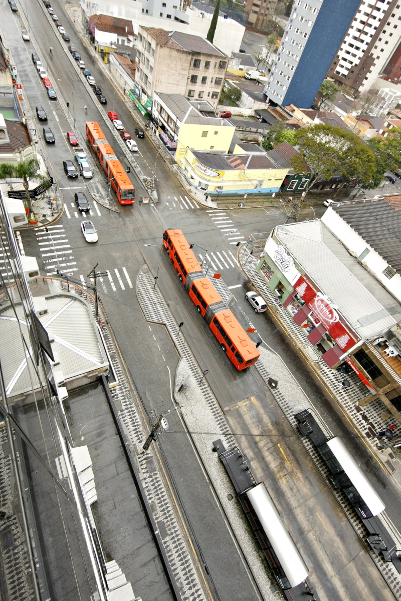Linha seguirá o trajeto dos expressos do eixo Norte/Sul | Antônio More/ Gazeta do Povo