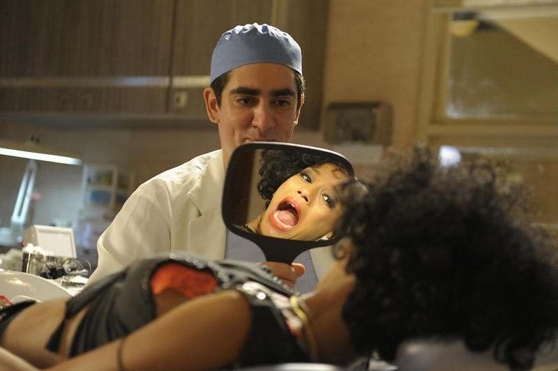 Marcelo Adnet (Dr. Paladino) e Taís Araújo (Sheila) em cena: projeto não decolou | TV Globo / Estevam Avellar