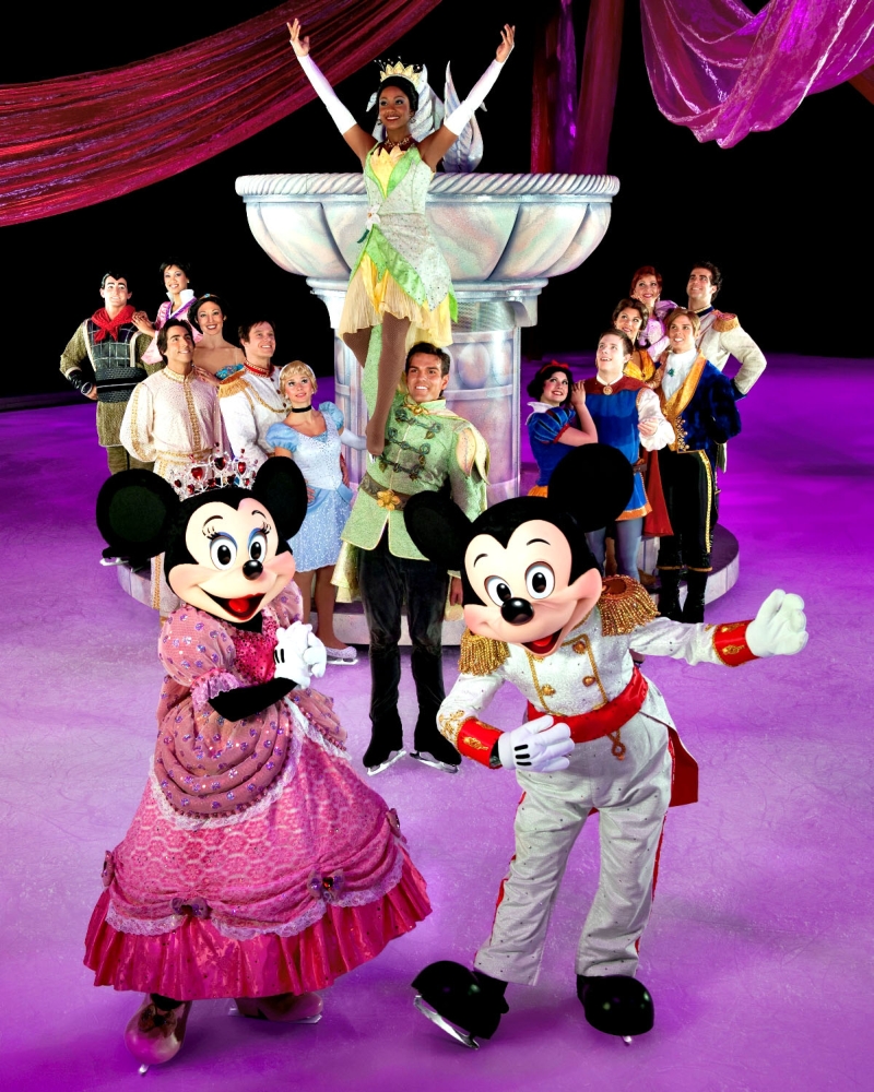 Personagens patinam com pomposos e coloridos figurinos | Feld Entertainment/Divulgação