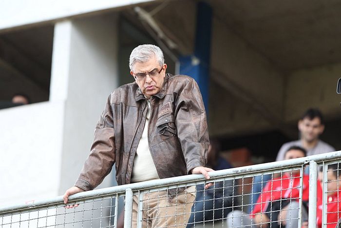 Presidente Mario Celso Petraglia lamenta o empate do Atlético contra o Cruzeiro | Daniel Castellano / Gazeta do Povo