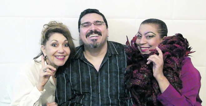 Vânia Bastos, Marco Bernardo e Maria Alcina cantam acompanhados por arranjos que emulam a sonoridade original das gravações | Alexandre Barros/Divulgação