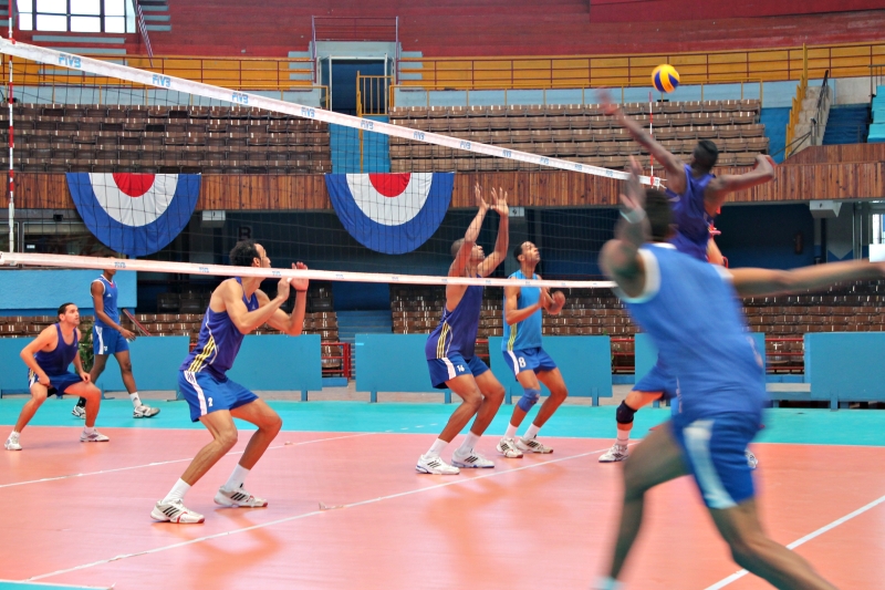 Seleção de voleibol masculino tem apenas dois jogadores da equipe do Mundial de 2010 | Célio Martins/ Gazeta do Povo