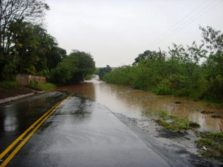 Trecho da PR-554, em São Jorge do Ivaí, que estava fechado, foi liberado nesta sexta-feira pelo DER-PR | Divulgação / PRE
