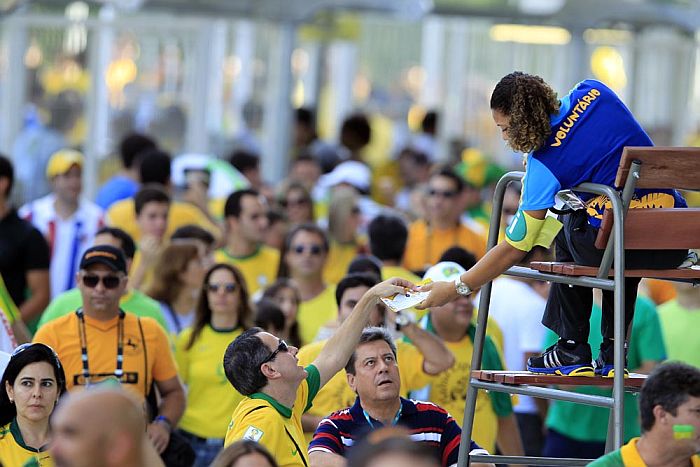 Fifa tem que voluntários sejam alvo de violência em protestos fora dos estádios | Albari Rosa / Gazeta do Povo